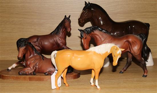 5 Beswick horses